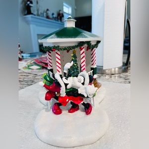 Disney St. Nicholas Square Table Decor Mistletoe Gazebo
